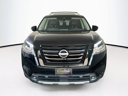 Used 2023 Nissan Pathfinder SL w/ Black Appearance Package FWD image 2