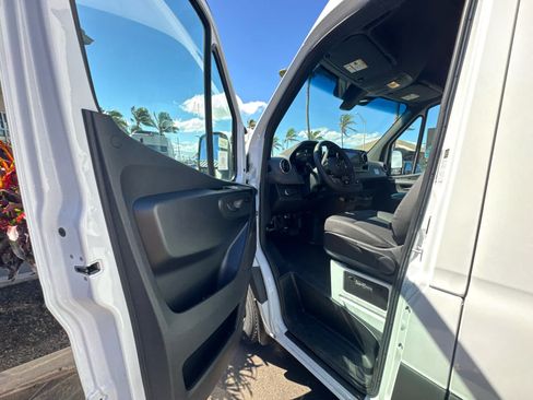 Used 2026 Mercedes-Benz Sprinter 2500 image 17