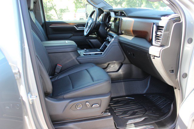 Used 2025 GMC Sierra 2500 Denali w/ Technology Package AWD/4WD image 17