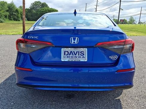 Used 2023 Honda Civic EX image 5