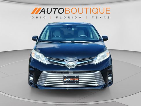 Used 2018 Toyota Sienna XLE w/ XLE Navigation Package AWD/4WD image 8