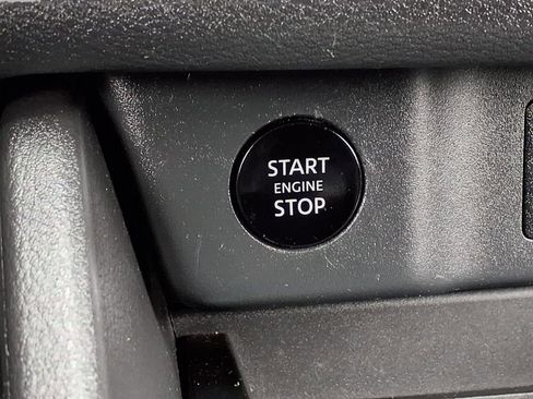 Certified 2025 Nissan Rogue SV image 8