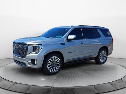 Used 2024 GMC Yukon Denali Ultimate AWD/4WD image 3