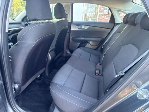 Used 2019 Kia Forte LXS FWD image 14