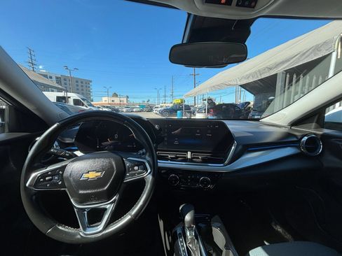 Used 2025 Chevrolet Trax LT w/ LT Convenience Package FWD image 29