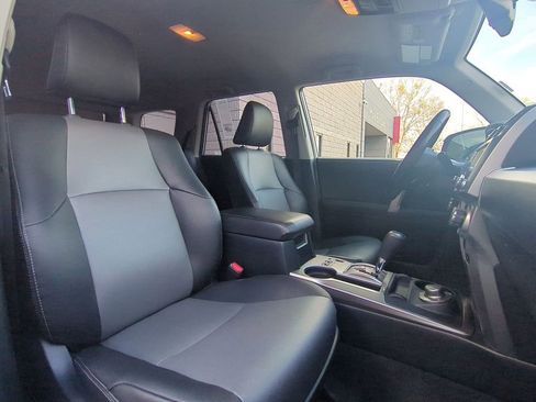 Used 2024 Toyota 4Runner SR5 Premium image 31