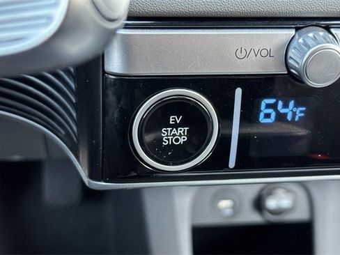 Used 2024 Hyundai Ioniq 5 SEL image 33