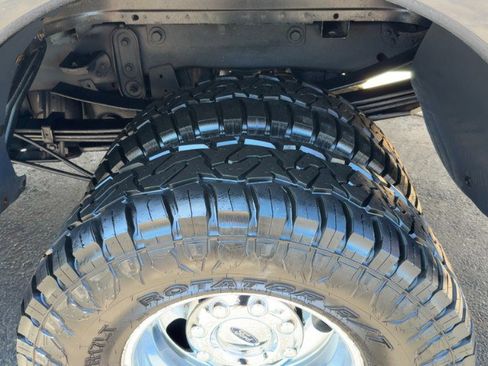 Used 2017 Ford F350 XLT w/ XLT Premium Package AWD/4WD image 10