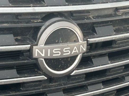 Used 2025 Nissan Rogue SV AWD/4WD image 9