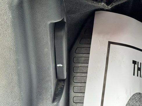 Used 2024 Ford Edge Titanium image 14