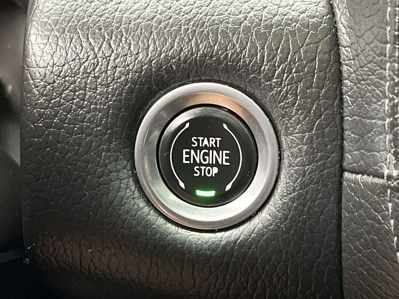 Used 2023 GMC Yukon XL Denali AWD/4WD image 23
