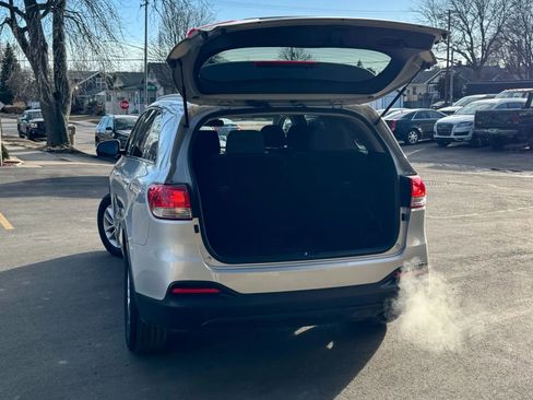 Used 2018 Kia Sorento LX image 23