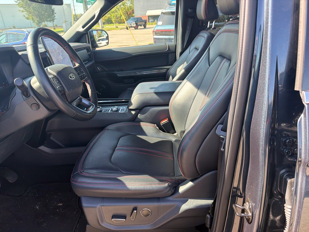 Used 2024 Ford Expedition Max Limited AWD/4WD image 10