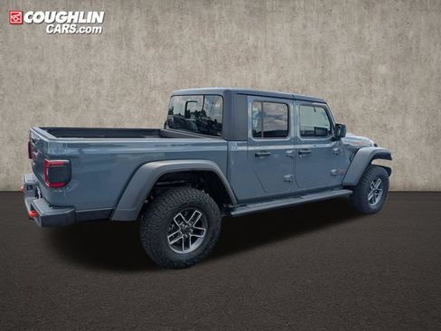 Used 2025 Jeep Gladiator Mojave AWD/4WD image 9