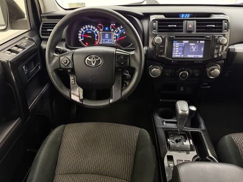 Used 2019 Toyota 4Runner TRD Off-Road AWD/4WD image 31
