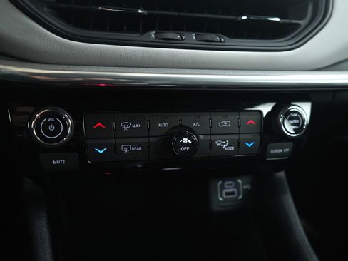 Used 2024 Jeep Compass Limited image 22