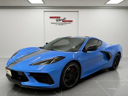 Used 2022 Chevrolet Corvette Stingray Premium Cpe w/ Z51 Performance Package RWD image 3