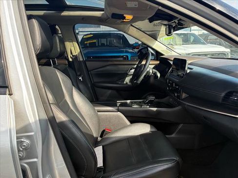 Used 2021 Nissan Rogue SL w/ Premium Package image 17