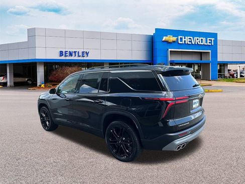 New 2026 Chevrolet Traverse LT w/ Enhanced Driving Package image 3