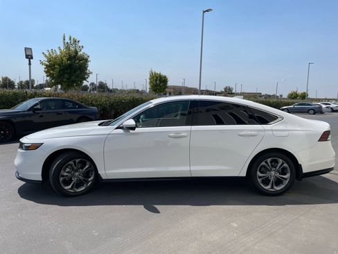 Used 2024 Honda Accord EX image 3