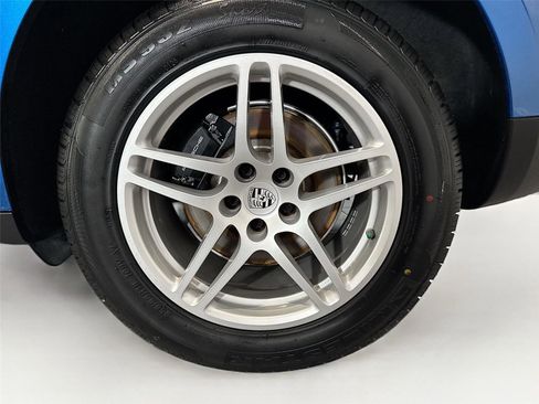 Used 2019 Porsche Macan w/ Driver Memory Package AWD/4WD image 30