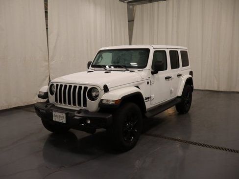 Used 2020 Jeep Wrangler Unlimited Sahara image 4