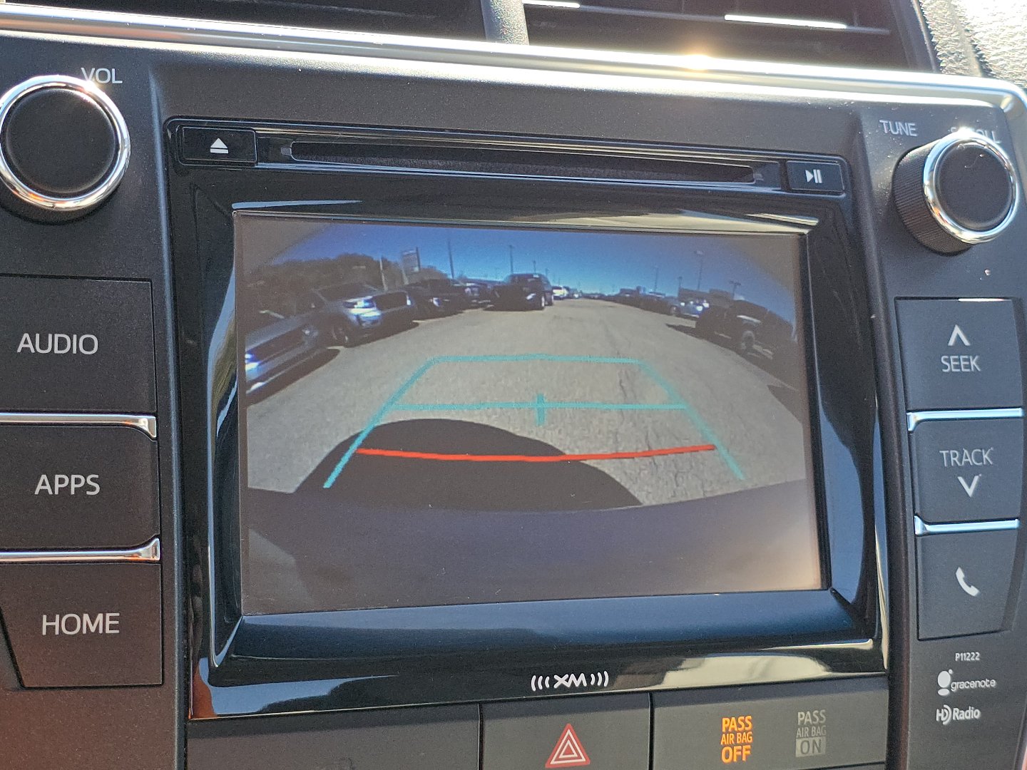 Used 2016 Toyota Camry LE FWD image 3