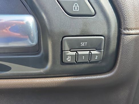 Used 2019 GMC Sierra 1500 SLT w/ SLT Premium Package image 19