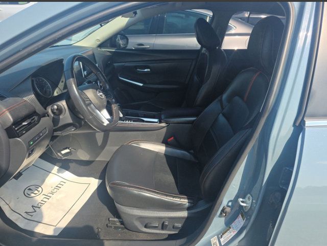 Used 2025 Nissan Sentra SR w/ SR Premium Package FWD image 5