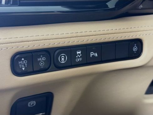 Used 2023 Acura MDX SH-AWD w/ Advance Package image 14