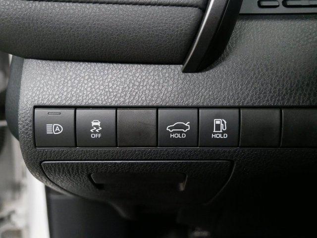 Used 2019 Toyota Camry LE FWD image 16