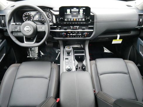 New 2025 Nissan Pathfinder SL w/ SL Premium Package image 7