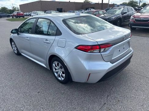 Used 2024 Toyota Corolla LE FWD image 4