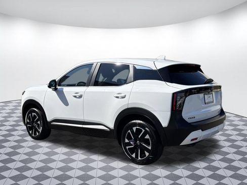 Used 2025 Nissan Kicks SV AWD/4WD image 5