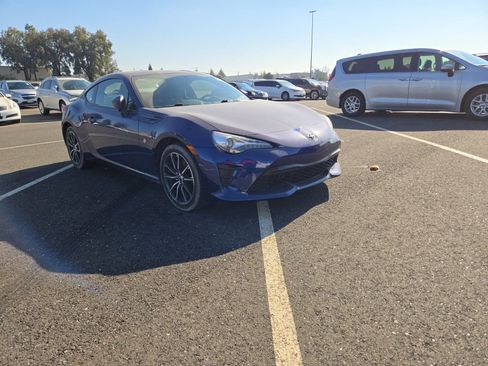 Used 2017 Toyota 86 image 4