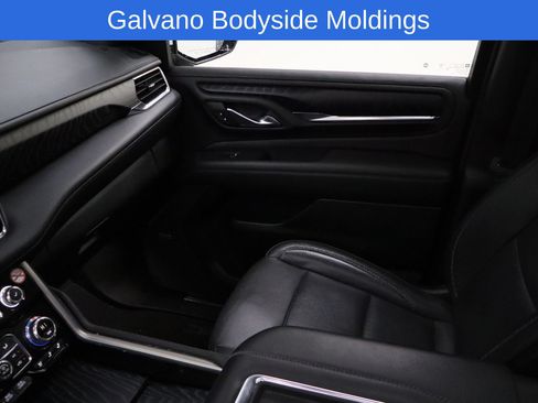 Used 2024 GMC Yukon XL Denali AWD/4WD image 19