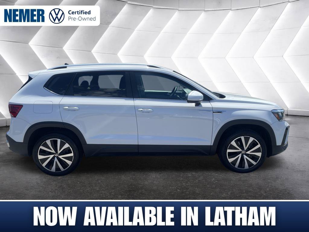 Certified 2023 Volkswagen Taos SE FWD image 7