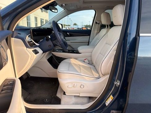 Used 2025 Buick Enclave Avenir w/ Trailering Package, 5000 lbs. AWD/4WD image 16