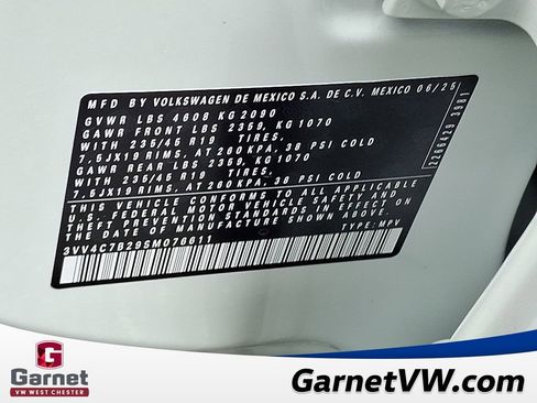 New 2025 Volkswagen Taos SEL image 10