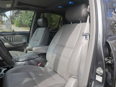 Used 2003 Toyota Sequoia Limited image 11