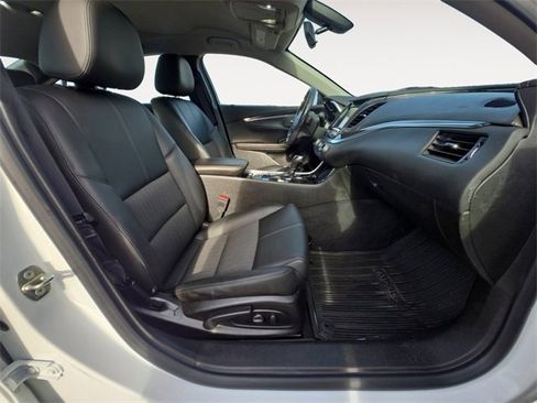 Used 2018 Chevrolet Impala LT image 15
