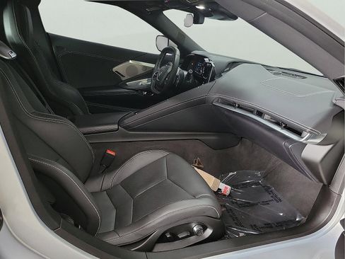 Used 2024 Chevrolet Corvette Stingray Preferred Cpe w/ Z51 Performance Package RWD image 9