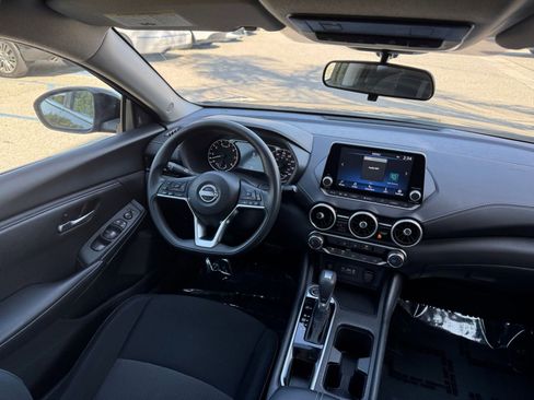 Used 2025 Nissan Sentra SV image 33