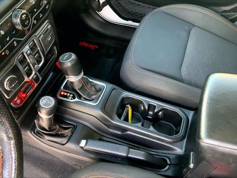 Used 2021 Jeep Gladiator Mojave AWD/4WD image 17