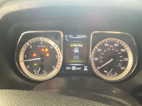 Used 2017 Nissan Titan 4x4 Crew Cab Platinum Reserve image 11