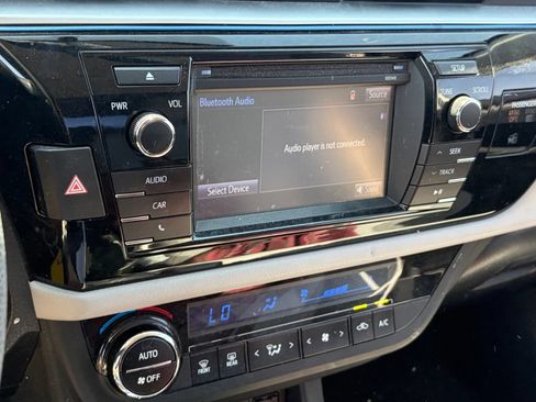 Used 2014 Toyota Corolla LE FWD image 8