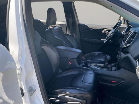 Used 2019 Jeep Cherokee Trailhawk w/ Comfort/Convenience Group image 23