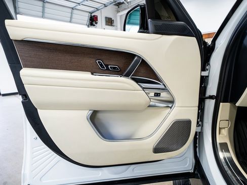 Used 2025 Land Rover Range Rover Long Wheelbase Autobiography image 29