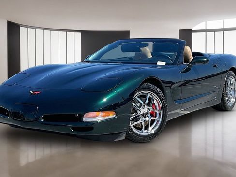 Used 2000 Chevrolet Corvette Convertible w/ Performance Handling Pkg RWD image 1