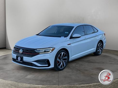 Used 2019 Volkswagen Jetta GLI image 2